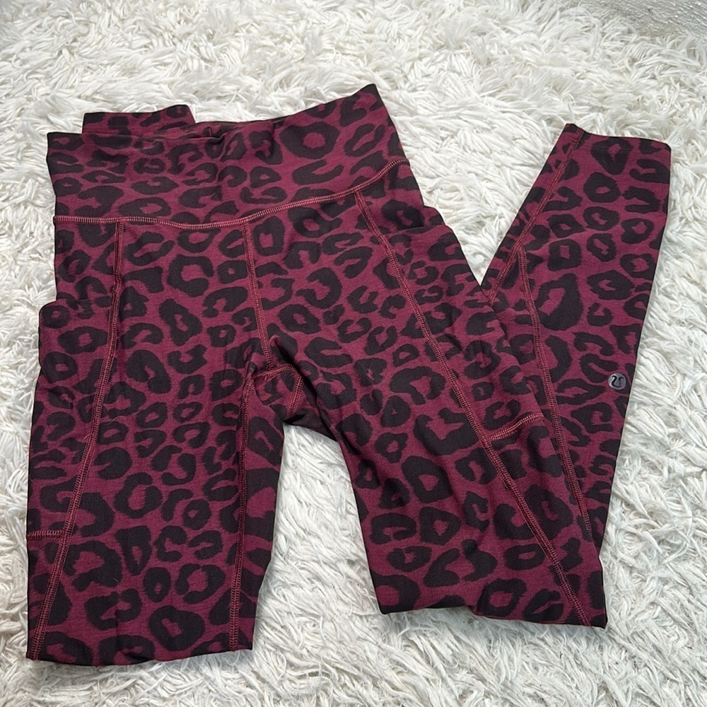 Lululemon lab Everlux Jacquard Training Tight 26" Leopardo Jacquard Pomegranate - Picture 1 of 7